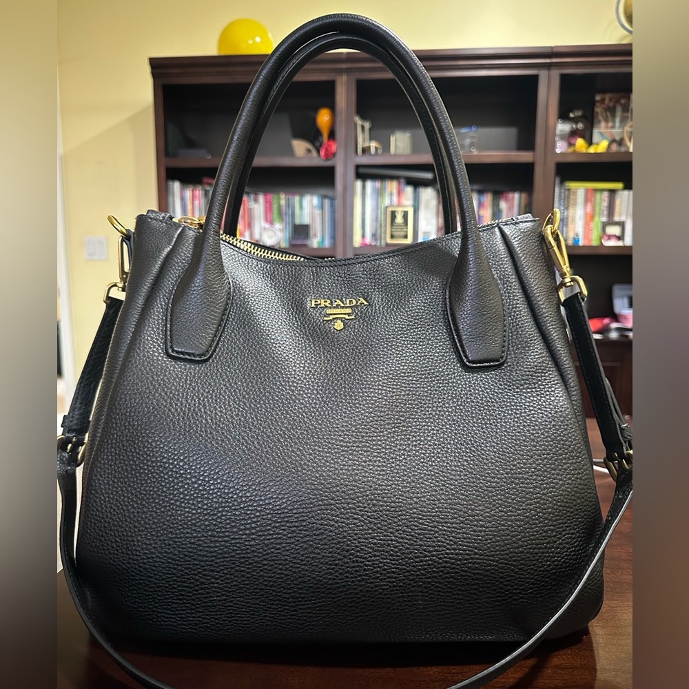 Prada Sacca 2 Manici Convertible Tote Vitello Daino, Size Medium, Color Black